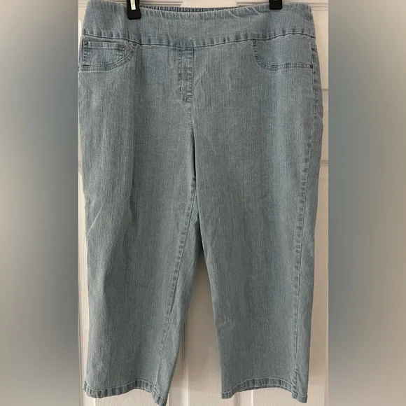 Ruby Rd. Capri Jeans - Picture 3 of 8